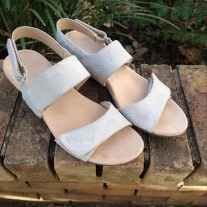 Elegant Cream Sandals for Women